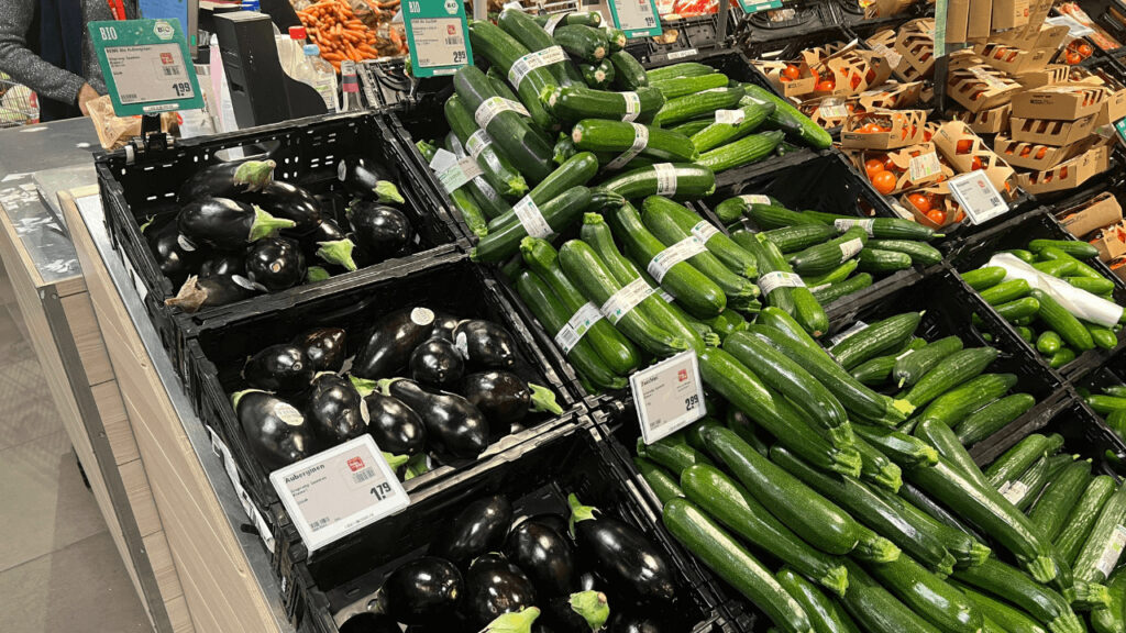 欧州のスーパーマーケット・新鮮な野菜