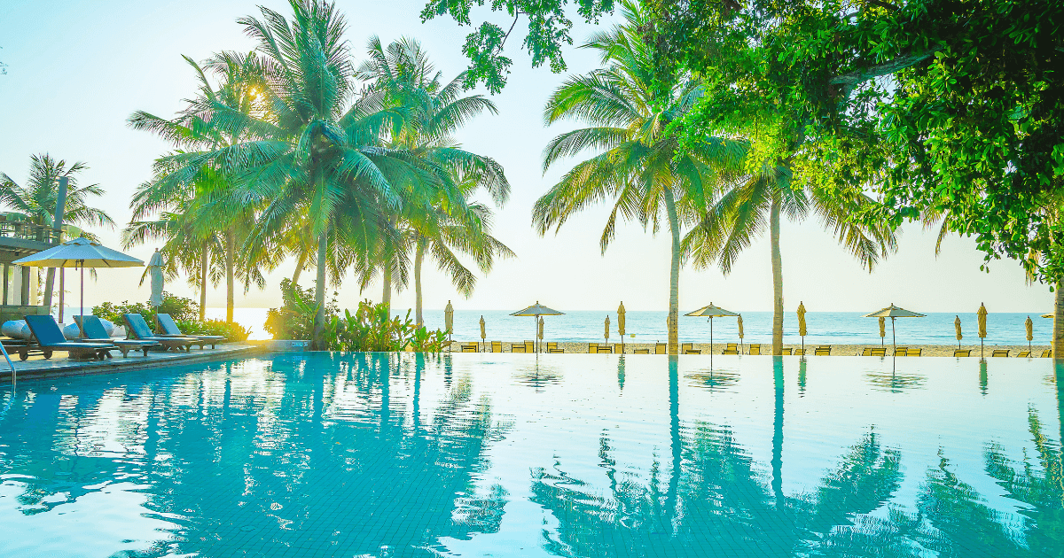 リゾートホテルのプール