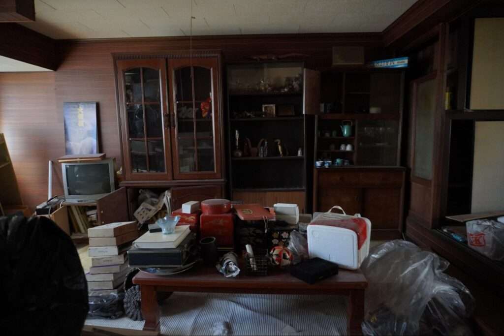 大洲　手付かずの状態の空き家